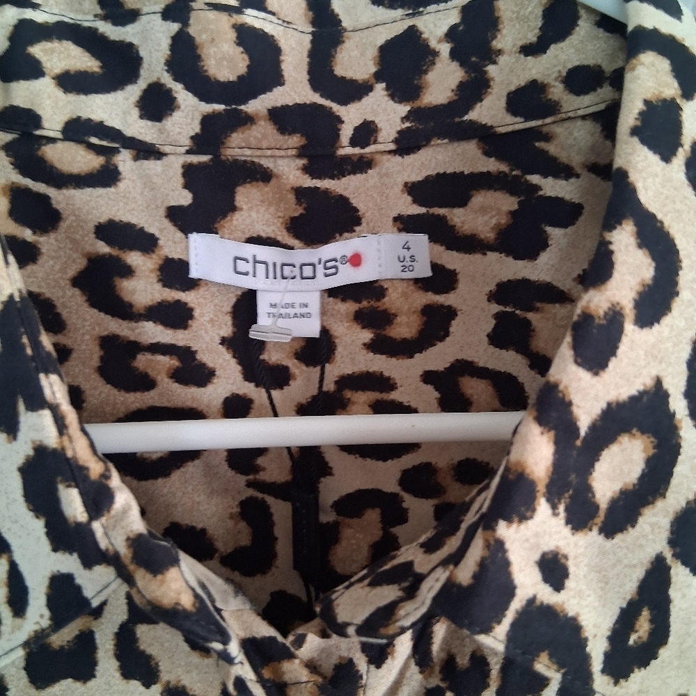 Chico's NWT No Iron Stretch Classic Animal Leopard Button Down Camel 4/20 - Picture 5 of 7